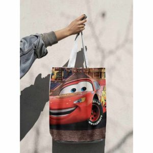 Bolsas de Cars Sublimadas para Sorpresas Personalizadas: ¡El recuerdo ideal para tu fiesta! ¿Buscas un detalle único y duradero para los invitados de tu fiesta infantil o evento especial? Nuestras bolsas sublimadas para sorpresas son la opción perfecta para dar ese toque mágico a tu celebración.