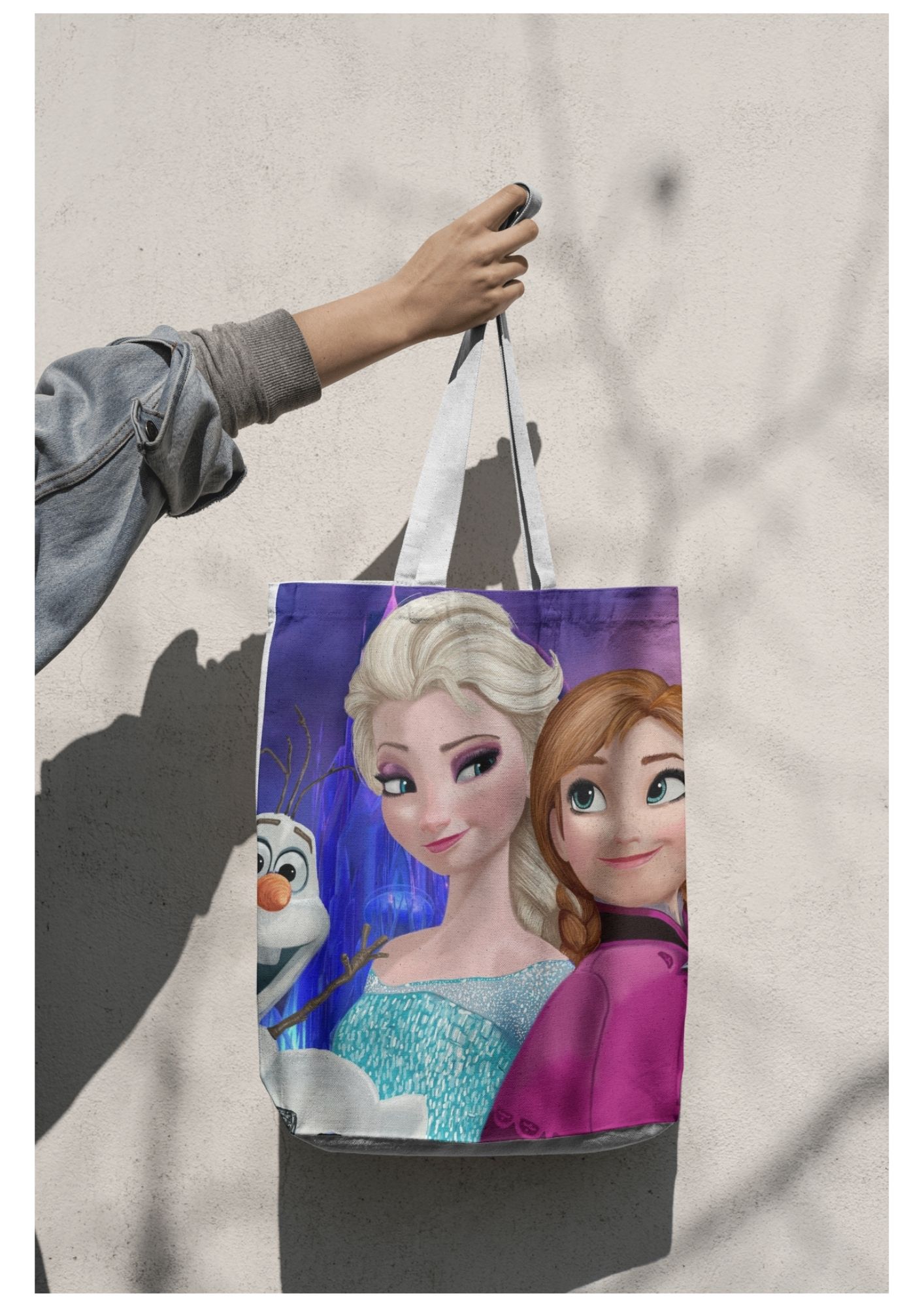 Bolsas de Frozen Sublimadas para Sorpresas Personalizadas: ¡El recuerdo ideal para tu fiesta! ¿Buscas un detalle único y duradero para los invitados de tu fiesta infantil o evento especial? Nuestras bolsas sublimadas para sorpresas son la opción perfecta para dar ese toque mágico a tu celebración.
