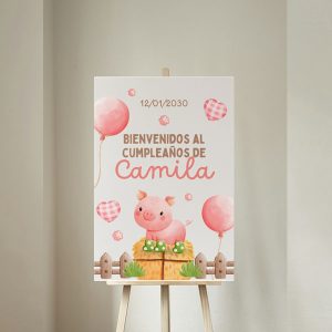Dale un toque mágico a tu celebración con este cuadro de bienvenida Cerdita en foamboard con vinil, perfecto para decorar la entrada de tu fiesta. Un accesorio llamativo y delicado que sorprenderá a tus invitados desde el primer momento.